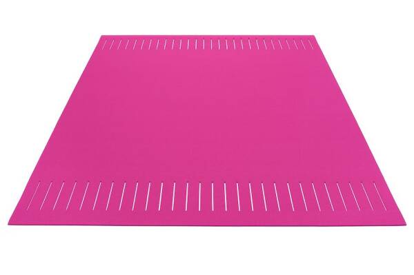 Rectangular wool rug, Hey Sign, rug slit twice across 140 x 200 cm Pepper 47