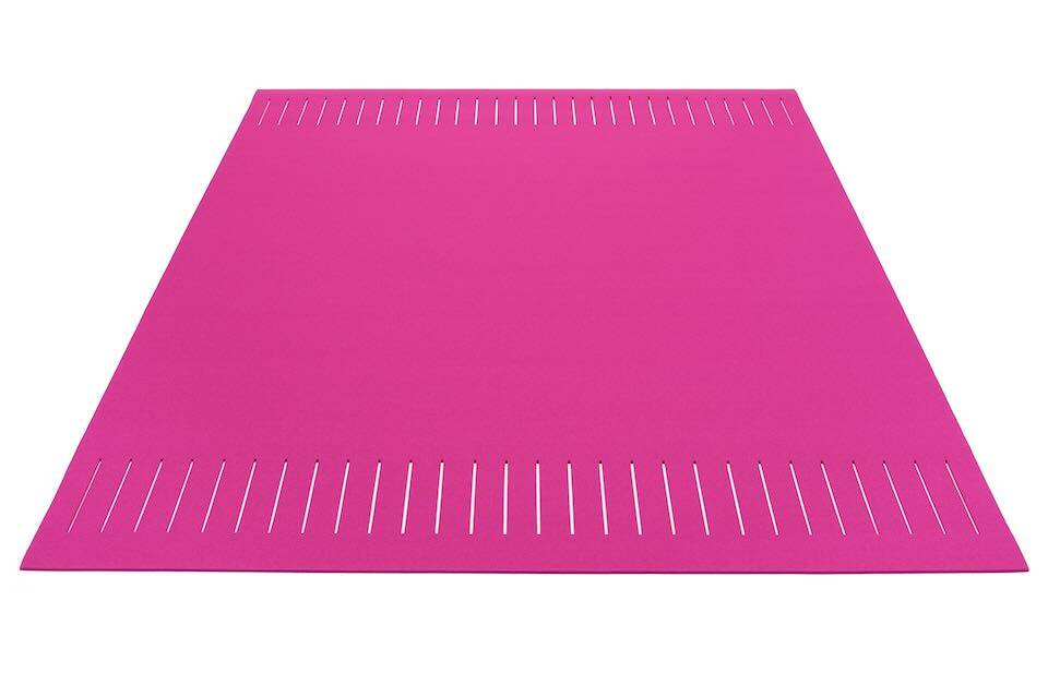 Rectangular wool rug, Hey Sign, rug slit twice across 180 x 240 cm Pink_32